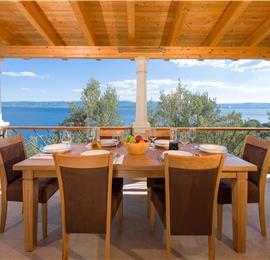 2 bedroom villa with pool and sea views in Bol, Brač Island, sleeps 4